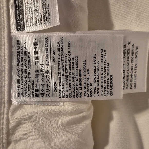 Levi's women's size 24W white classic straight mid rise white jeans, NWT - Picture 13 of 14